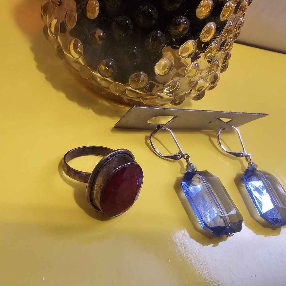 Vintage Sterling Silver Ring & NWOT Earings.